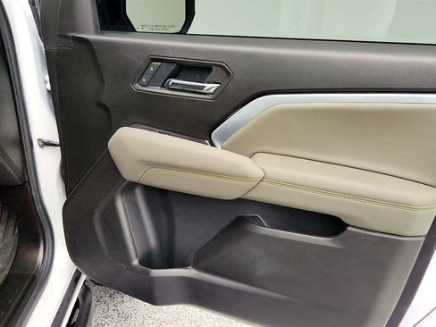 Used 2025 Chevrolet Colorado ZR2 w/ Technology Package image 27