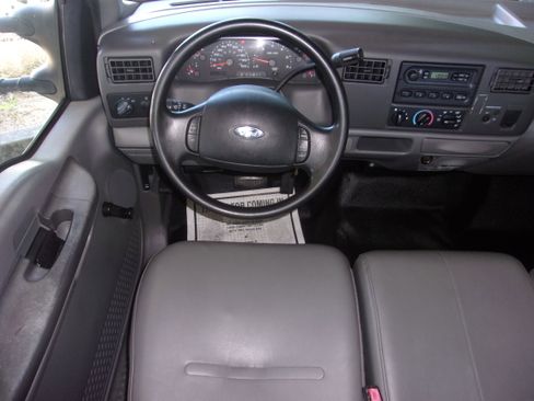 Used 2004 Ford F250 2WD SuperCab Super Duty image 21