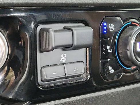 Used 2024 Chevrolet Silverado 3500 High Country w/ Technology Package AWD/4WD image 28