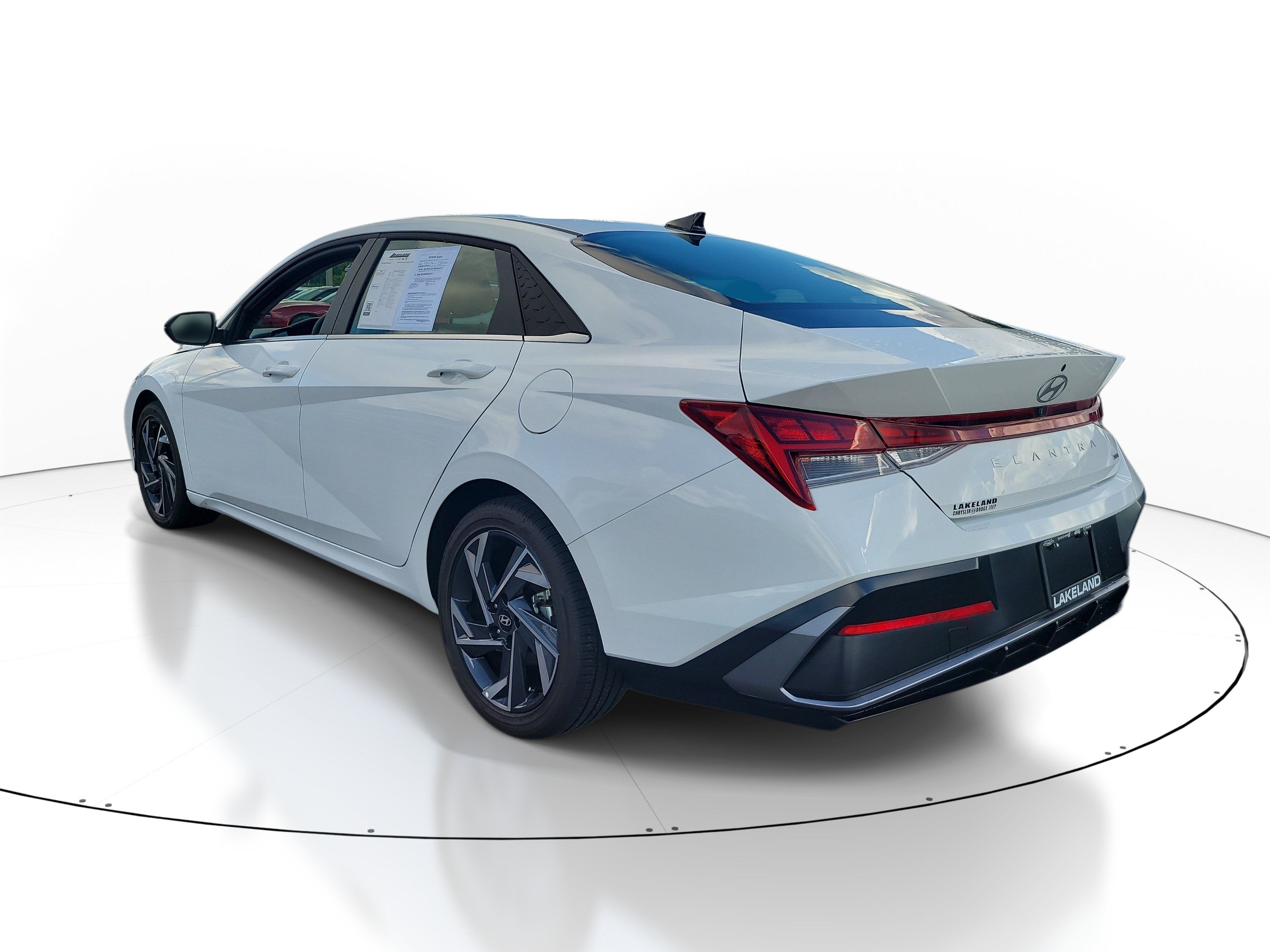 Used 2026 Hyundai Elantra Limited FWD image 6
