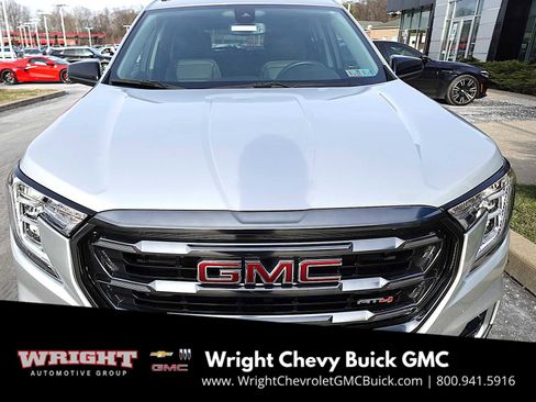 Used 2022 GMC Terrain AT4 image 8