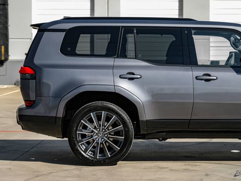 Used 2026 Lexus GX 550 image 17