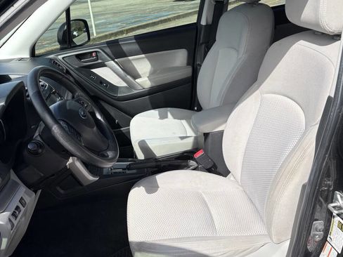 Used 2016 Subaru Forester 2.5i Premium AWD/4WD image 6