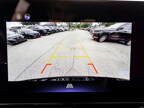 Used 2025 Chevrolet Equinox LT image 24