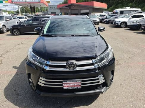 Used 2018 Toyota Highlander Limited FWD image 22