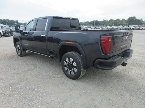 New 2026 GMC Sierra 2500 Denali w/ Denali Reserve Package AWD/4WD image 9