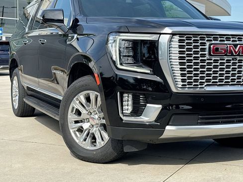 Used 2024 GMC Yukon XL Denali RWD image 2