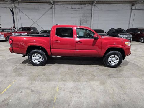 Used 2020 Toyota Tacoma SR AWD/4WD image 17