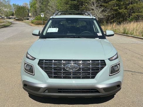 New 2025 Hyundai Venue Limited image 7
