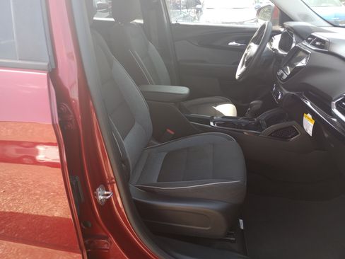 Used 2021 Chevrolet TrailBlazer LT w/ Convenience Package FWD image 14