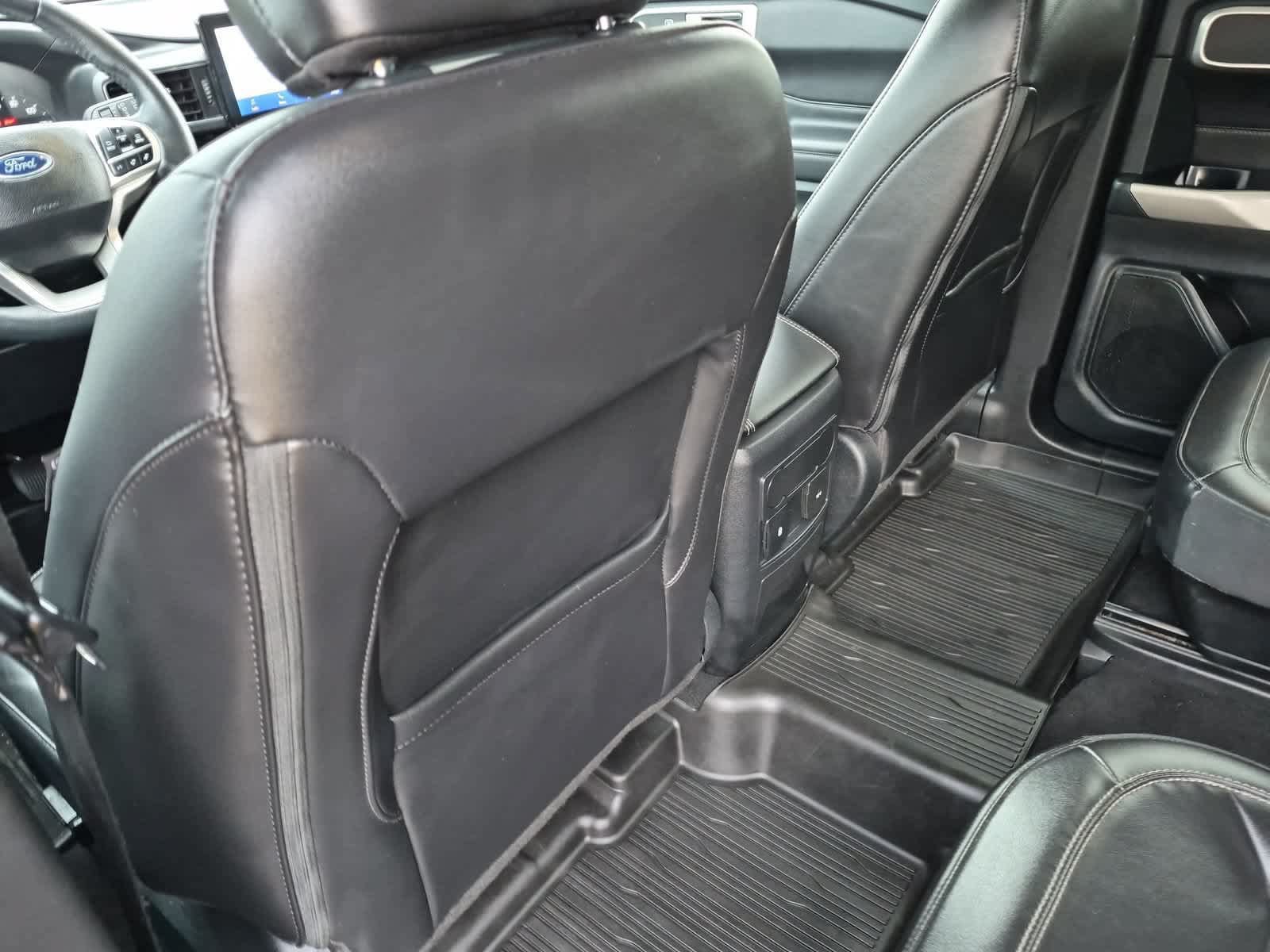 Used 2023 Ford Explorer XLT w/ Equipment Group 202A AWD/4WD image 18