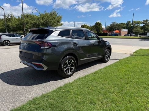 Used 2023 Kia Sportage EX AWD/4WD image 2