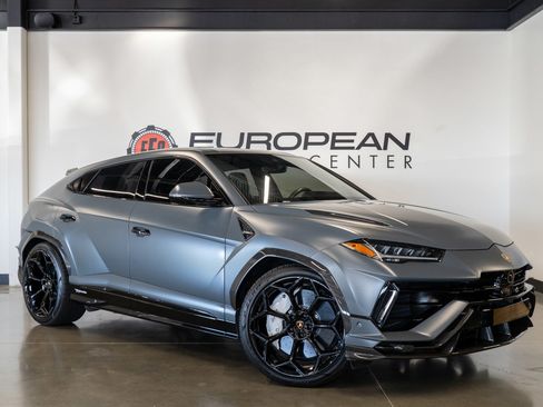 Used 2023 Lamborghini Urus Performante AWD/4WD image 1