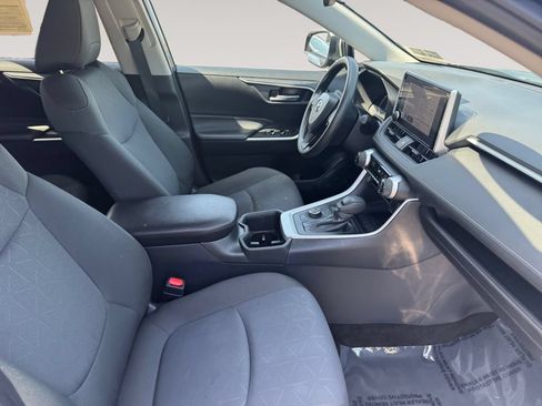 Used 2025 Toyota RAV4 XLE AWD/4WD image 15