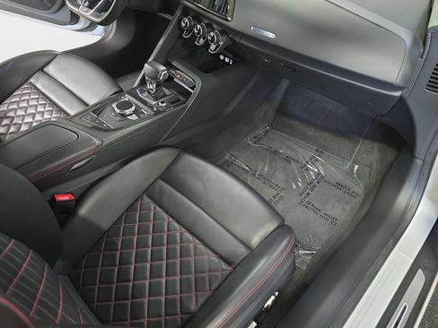 Used 2021 Audi R8 V10 w/ Premium Package RWD image 13