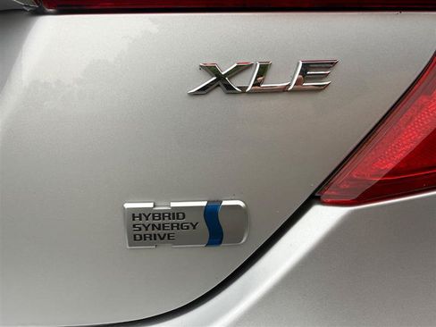 Used 2012 Toyota Camry XLE w/ Leather Pkg FWD image 24