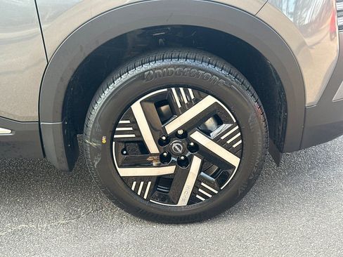 New 2026 Nissan Kicks SV image 12