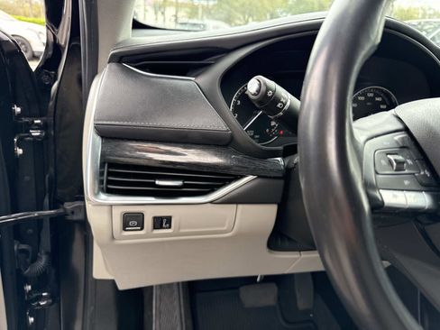 Used 2023 Cadillac XT4 Premium Luxury image 29