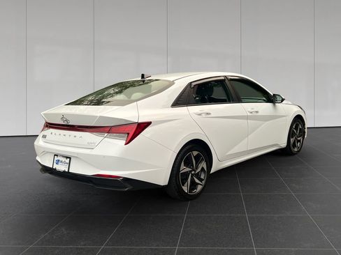Used 2023 Hyundai Elantra Limited FWD image 5