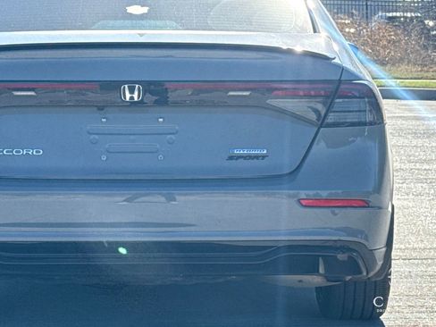 Used 2023 Honda Accord Sport image 4