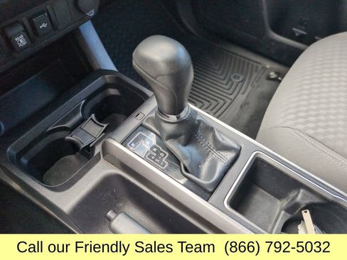 Used 2023 Toyota Tacoma SR5 AWD/4WD image 24