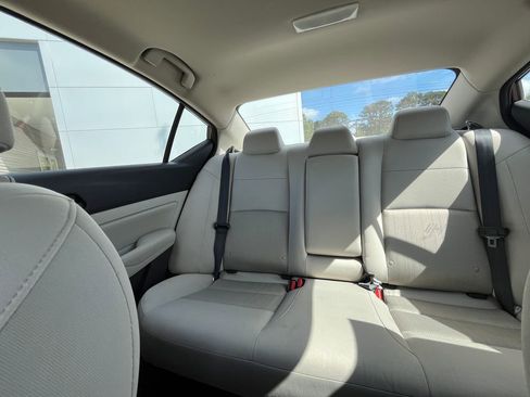 Used 2024 Nissan Altima 2.5 SV w/ SV Premium Package FWD image 16