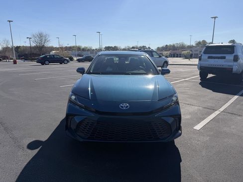 New 2026 Toyota Camry SE image 2