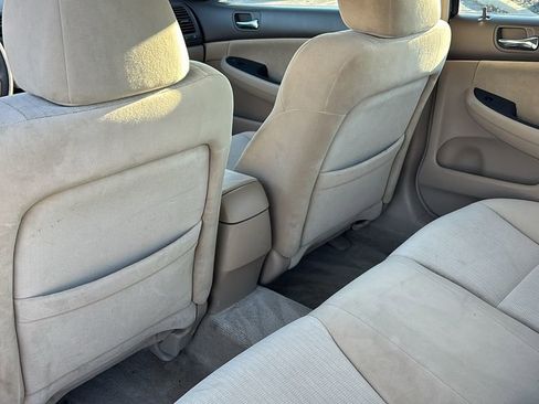 Used 2005 Honda Accord LX image 29
