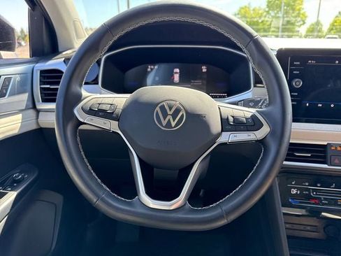 Used 2025 Volkswagen Taos SE AWD/4WD image 20