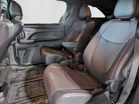 Used 2025 Toyota Sienna XSE image 20