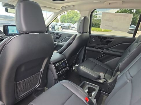 New 2025 Lincoln Aviator 2WD w/ Equipment Group 101A image 13