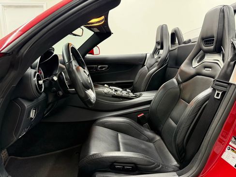 Used 2019 Mercedes-Benz AMG GT Roadster w/ Lane Tracking Package image 17