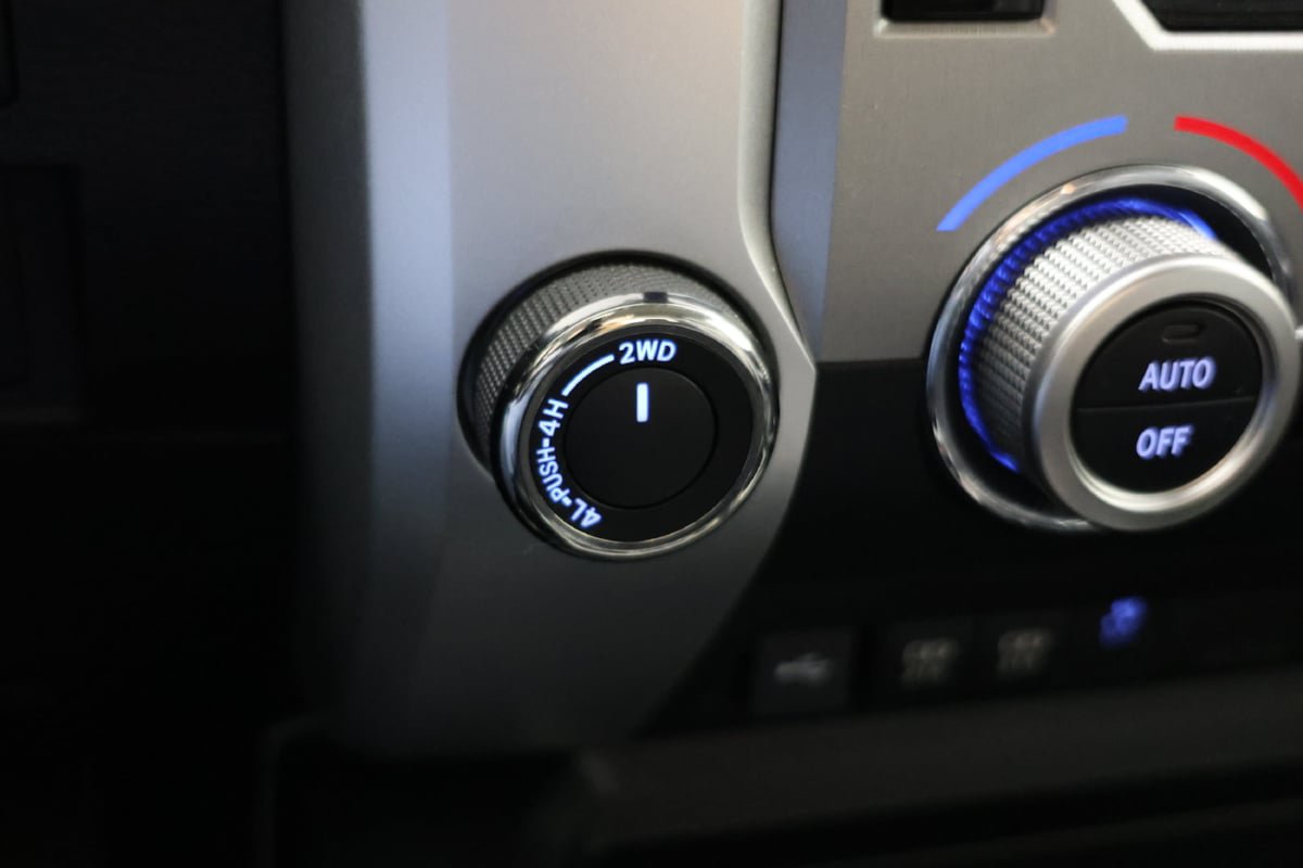 Used 2020 Toyota Tundra Limited AWD/4WD image 17
