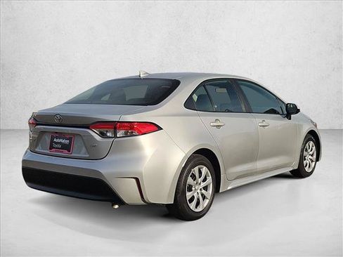 Used 2024 Toyota Corolla LE FWD image 5