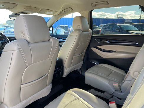 Used 2021 Buick Enclave Essence image 14