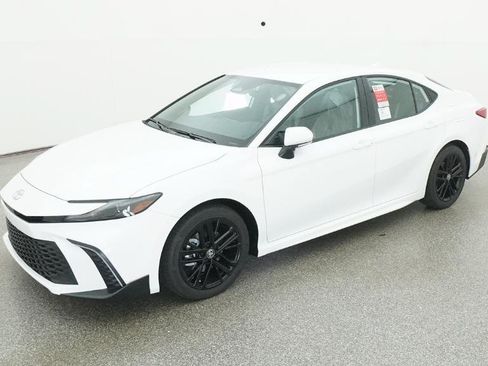 Used 2026 Toyota Camry SE FWD image 33