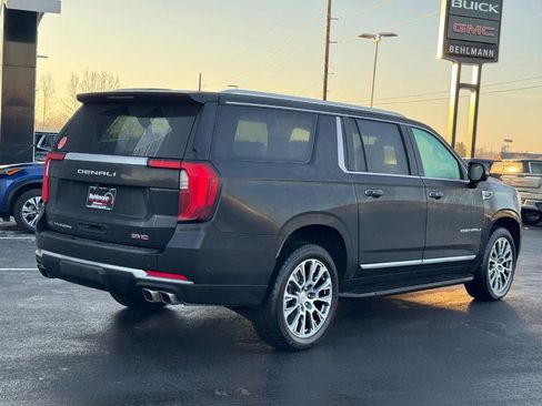 Used 2025 GMC Yukon XL Denali image 4