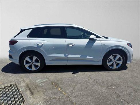 Used 2024 Audi Q4 e-tron Prestige AWD/4WD image 2