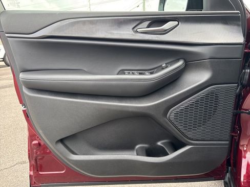 New 2025 Jeep Grand Cherokee L Altitude image 33