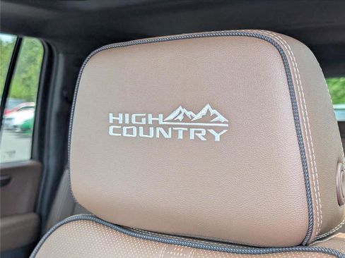 New 2026 Chevrolet Suburban High Country AWD/4WD image 22
