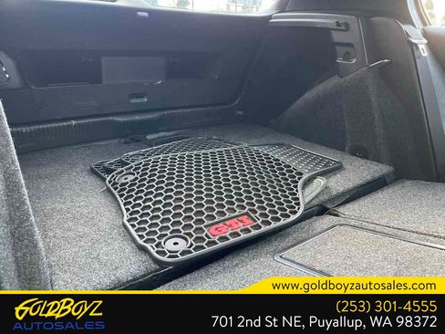 Used 2010 Volkswagen GTI 4-Door image 22