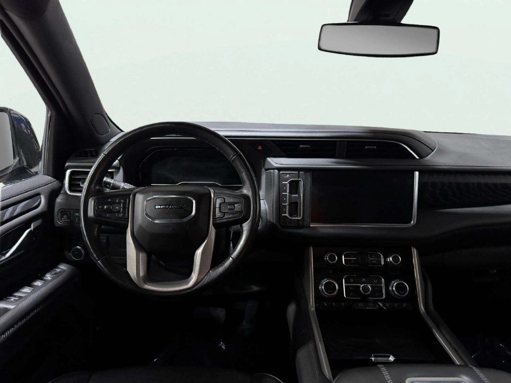 Used 2022 GMC Yukon XL Denali AWD/4WD image 10