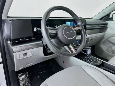 Used 2025 Hyundai Kona SEL AWD/4WD image 9