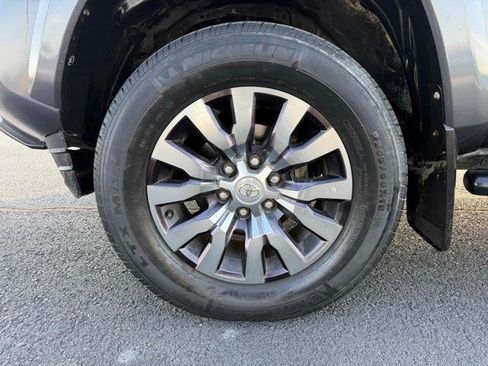 Used 2022 Toyota Tacoma Limited image 17