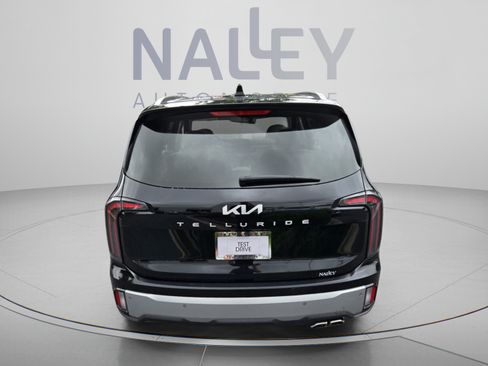 Used 2023 Kia Telluride EX w/ EX Captain's Chair Package FWD image 4