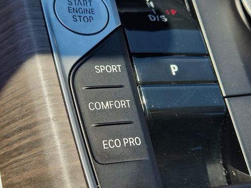 Used 2025 BMW 330i xDrive Sedan AWD/4WD image 24