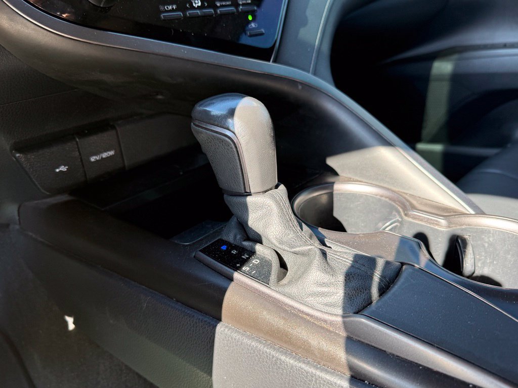Used 2021 Toyota Camry SE FWD image 21