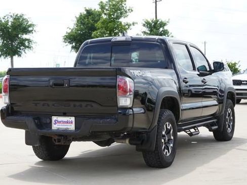 Used 2023 Toyota Tacoma TRD Off-Road w/ Technology Package AWD/4WD image 9