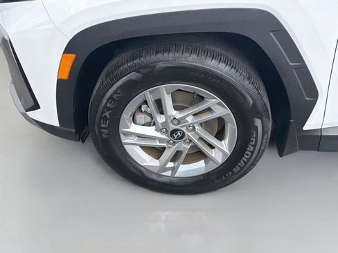 Certified 2025 Hyundai Tucson SE FWD image 28