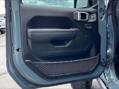 Used 2024 Jeep Wrangler Unlimited AWD/4WD image 18